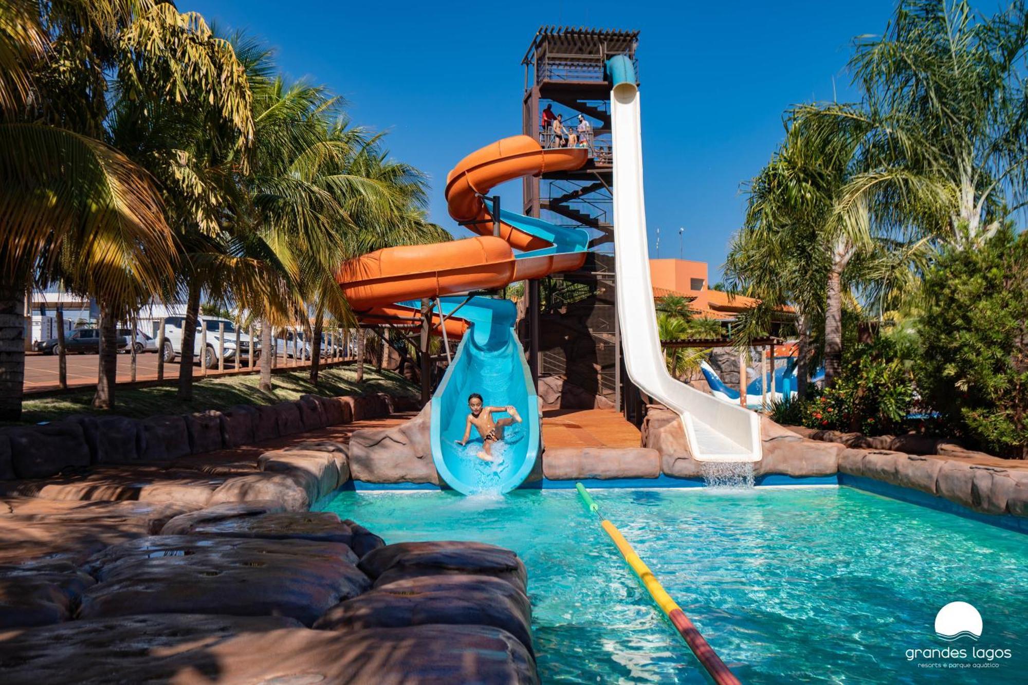 Grandes Lagos Resorts E Parque Aquatico Santa Clara d'Oeste Exteriör bild