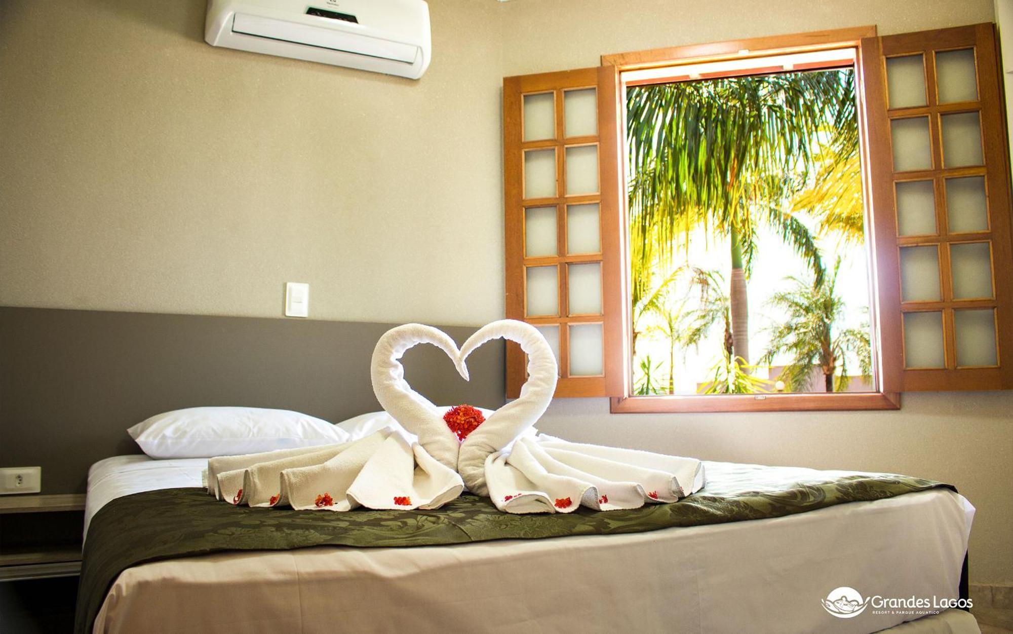 Grandes Lagos Resorts E Parque Aquatico Santa Clara d'Oeste Rum bild