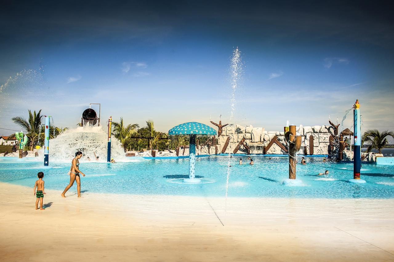 Grandes Lagos Resorts E Parque Aquatico Santa Clara d'Oeste Exteriör bild